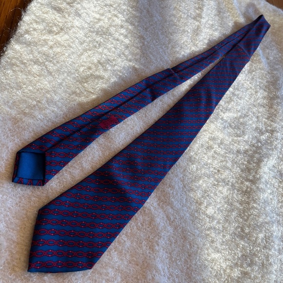 Hermès Vintage Silk Tie Blue Red Interlocking Belt Buckle Motif 100% Silk - Picture 15 of 17